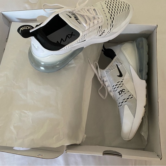 Nike Air Max 270 Sneakers | Size 8.5 Women’s | BLACK/WHITE - Picture 9 of 10
